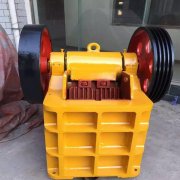 顎式破碎設(shè)備與錘式破碎設(shè)備哪個(gè)好